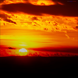 A "Thinking of You" e-Card - with Fine Art Photographic Image of AN AUCKLAND SUNSET